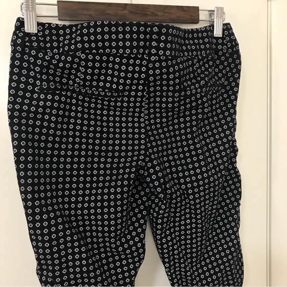 3/$15 Old navy the diva 90s festival mini floral print with tuxedo stripe pant - Picture 10 of 11